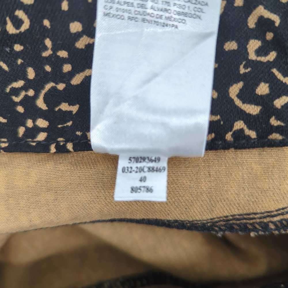 EUC Chico's Reverse Leopard Jeggings Womens US 2 Chicos 00 Faux Pockets - Picture 7 of 7